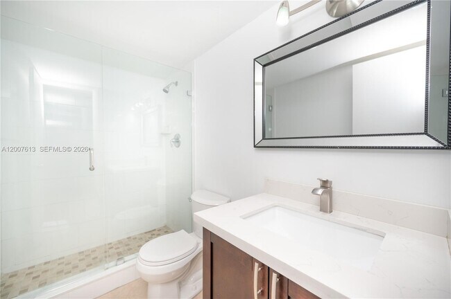 Building Photo - 500 NE 26th St