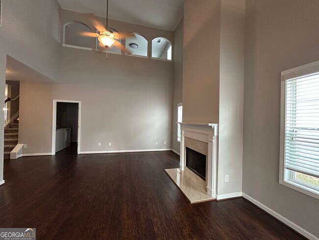 Building Photo - 2220 Copper Trail Ln NE