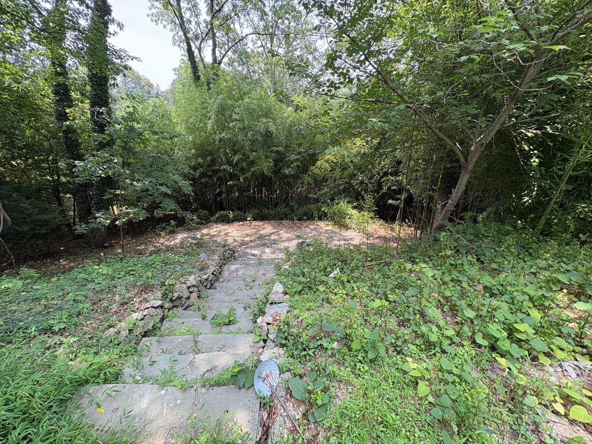 Building Photo - 90 Quaker Path