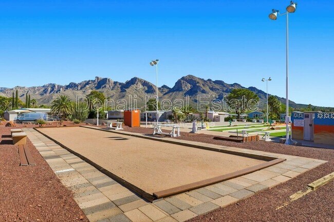 Building Photo - 10675 N Kilimanjaro Ave