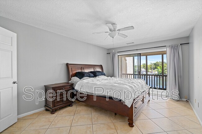 Building Photo - 300 Yacht Club Dr