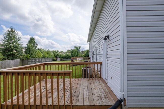 Building Photo - 2612-2614 Northampton Dr.