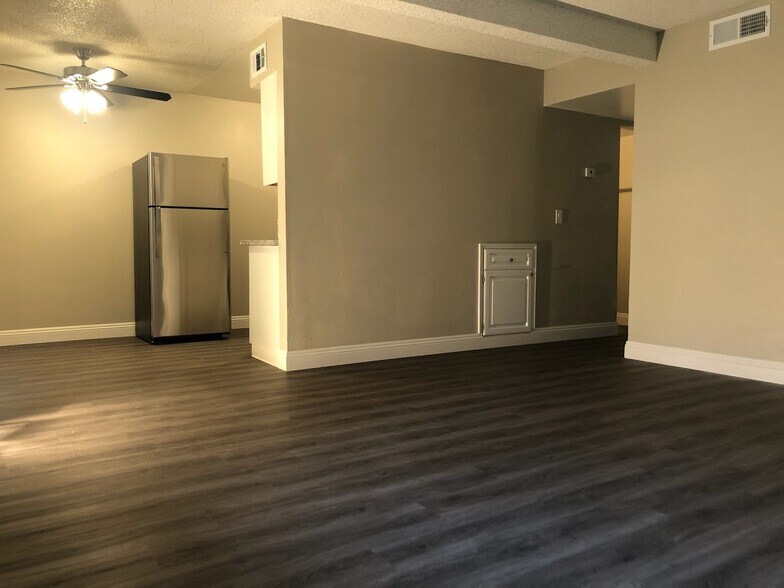 Building Photo - College Grove Apartments