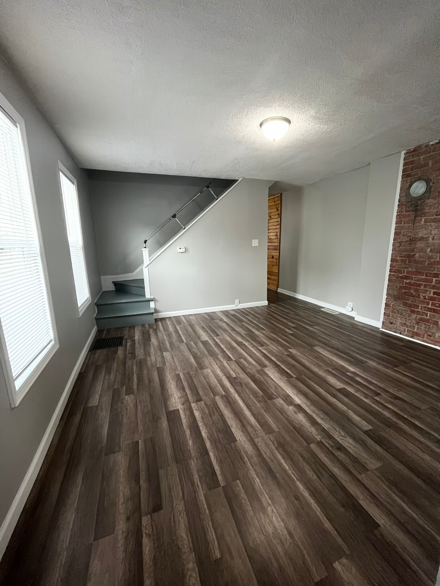 Building Photo - 149 E Woodrow Ave