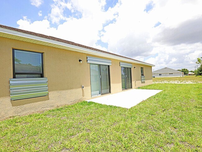 Building Photo - Cape Coral 828