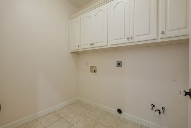 Building Photo - 4311 Mossy Creek Rd