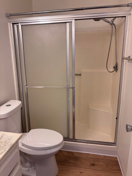 full size shower bath 2 - 9950 Zelzah Ave