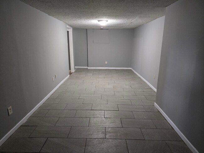 Building Photo - 212 Eagon Ave