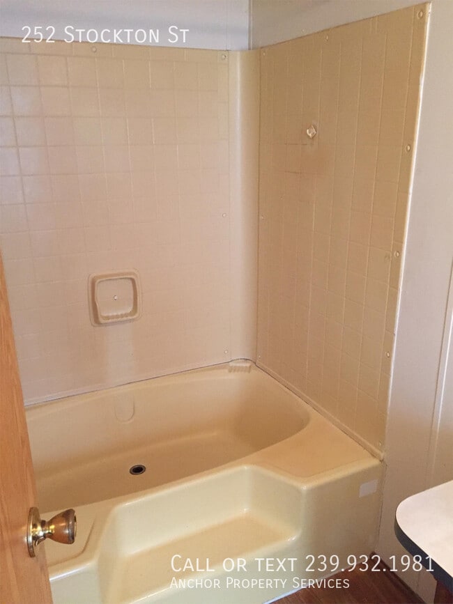 Building Photo - 252 Stockton St