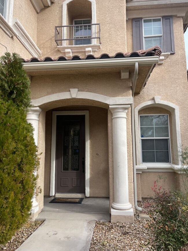 2 Story Home in Mountains Edge Community! 10030 S Dancing Lasso Ct