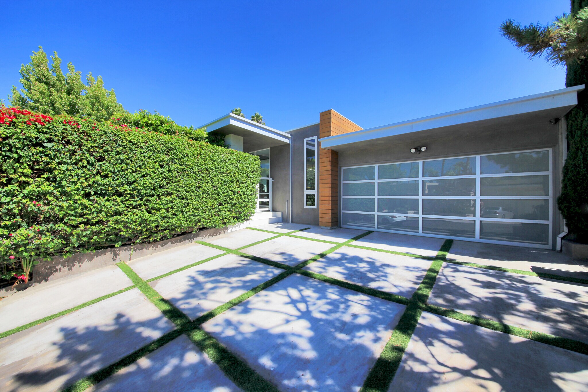 Building Photo - 3054 Elvido Dr
