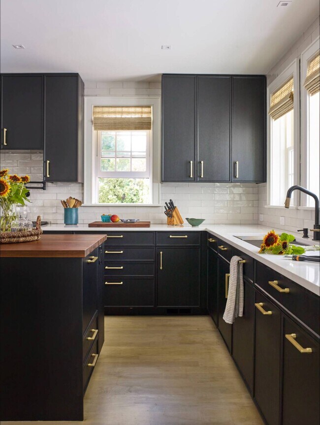 Building Photo - 68 Mill Hill Ln