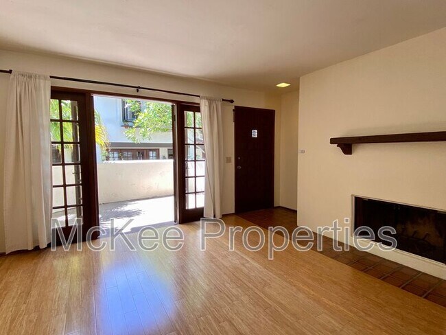 Building Photo - 8668 Villa La Jolla Dr