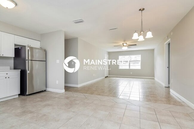 Building Photo - 4 Bedroom Pet-Friendly Home in Lakeland, FL with Main Street Renewal
