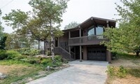 Building Photo - 901 S Black Ave