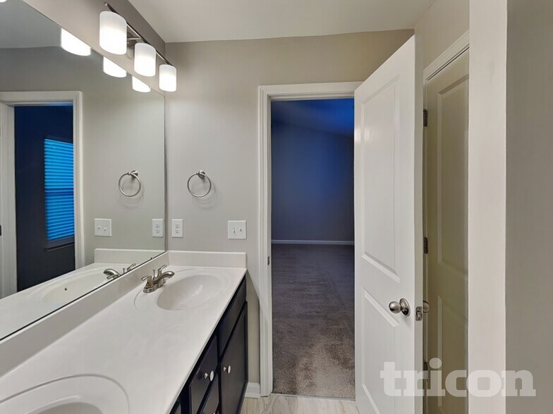 Building Photo - 1123 Rankin Oaks St