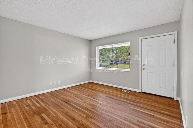 Building Photo - 257 Glen Garry Rd