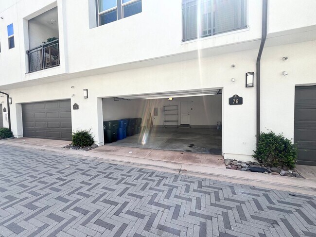 Building Photo - 16755 Coyote Bush Dr