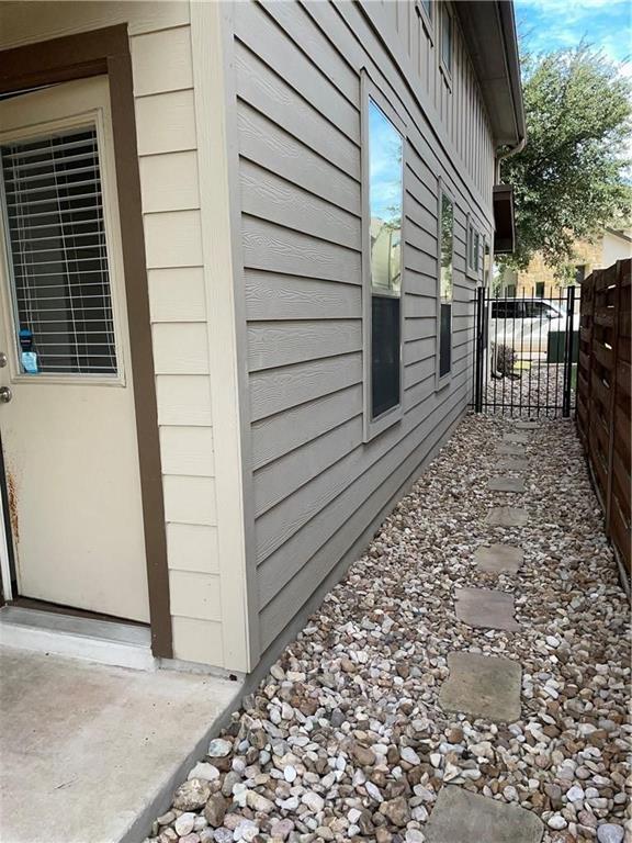 Building Photo - 2001 Faro Dr