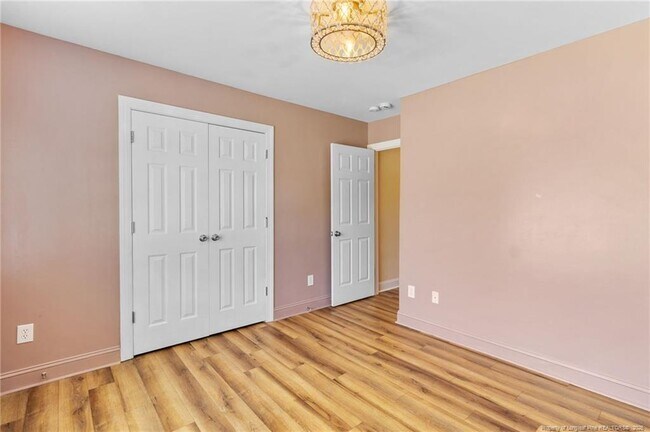 Building Photo - 5802 Rainsford Dr