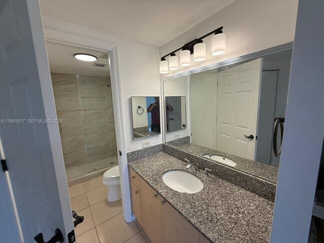 Building Photo - 2493 Centergate Dr