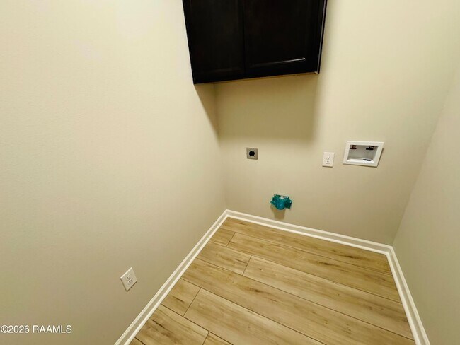 Building Photo - 7383 Alley Oak Ln