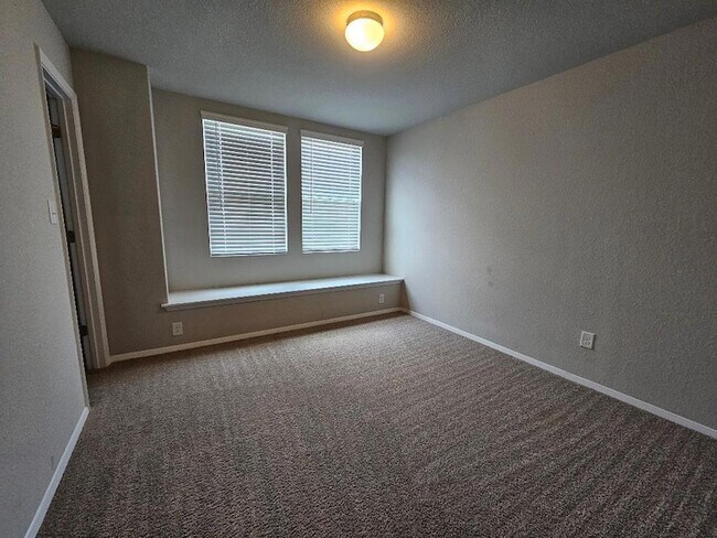 Building Photo - 110 Lavender Ln