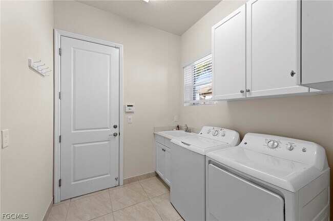 Building Photo - 16312 Molise Pl