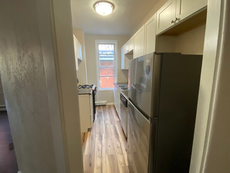 galley kitchen - 1509 12th St