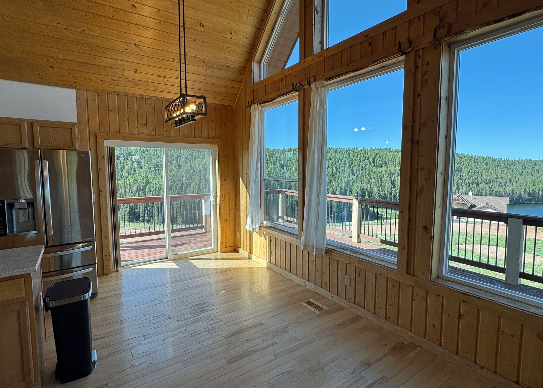 Building Photo - 61 Muskrat Lake Vw