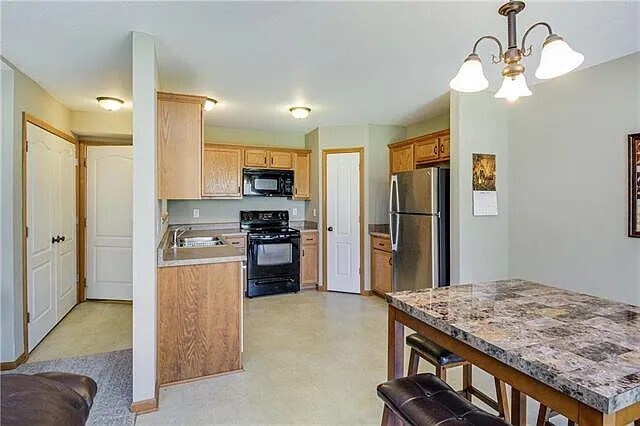 Building Photo - 1654 NW Garrett Dr