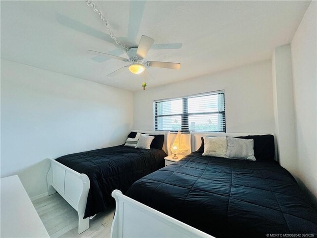 Building Photo - 9400 S Ocean Dr