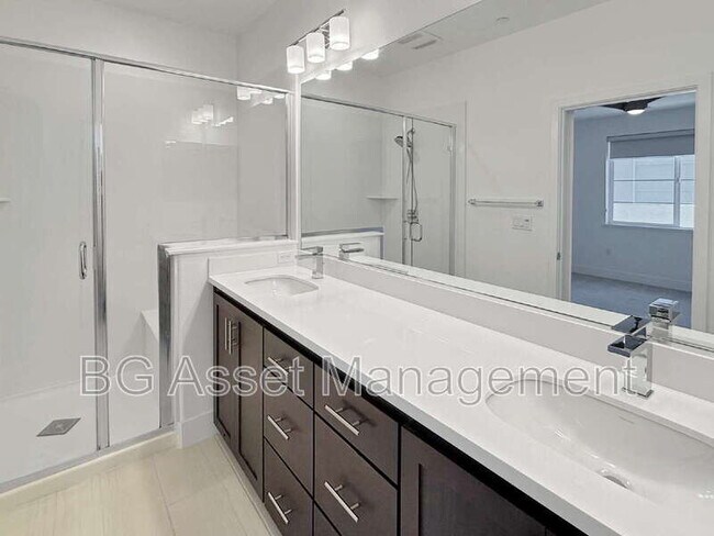Building Photo - 223 Bolt Ct