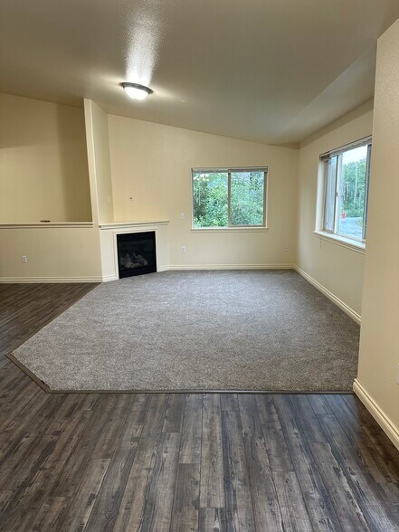 Building Photo - 2843 S Avalon Cir