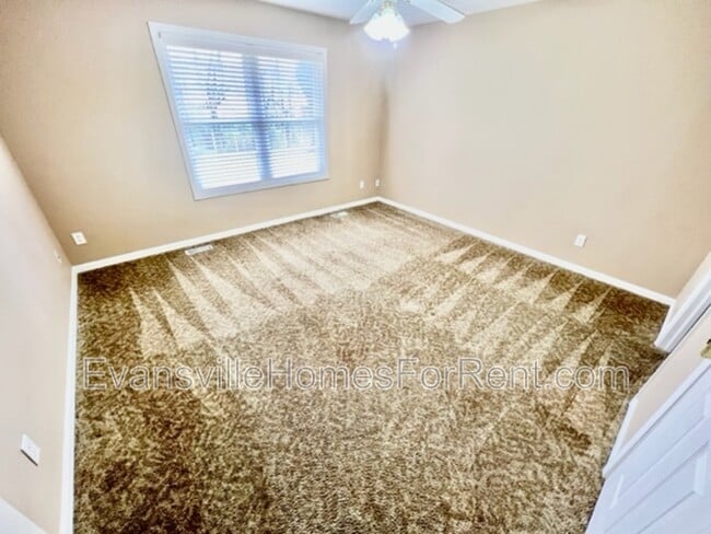 Building Photo - 4035 Pine Dr