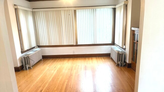 Building Photo - 5848 N Moody Ave