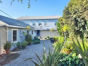 Building Photo - 258 Center St