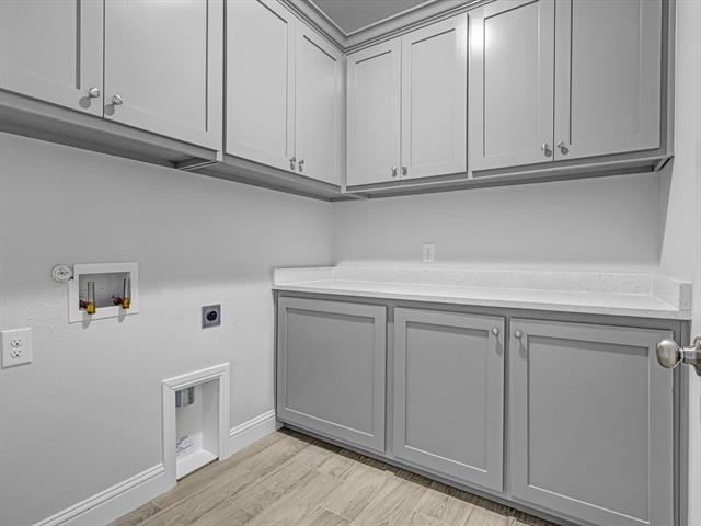 Building Photo - 524 Marbella