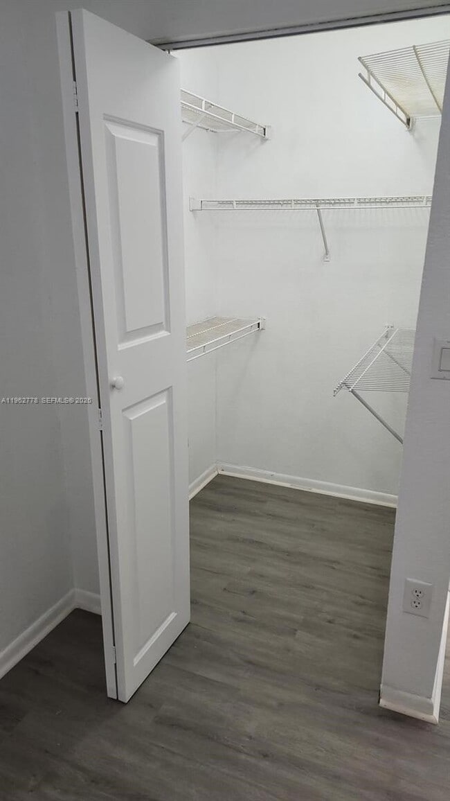 Building Photo - 2850 N Oakland Forest Dr