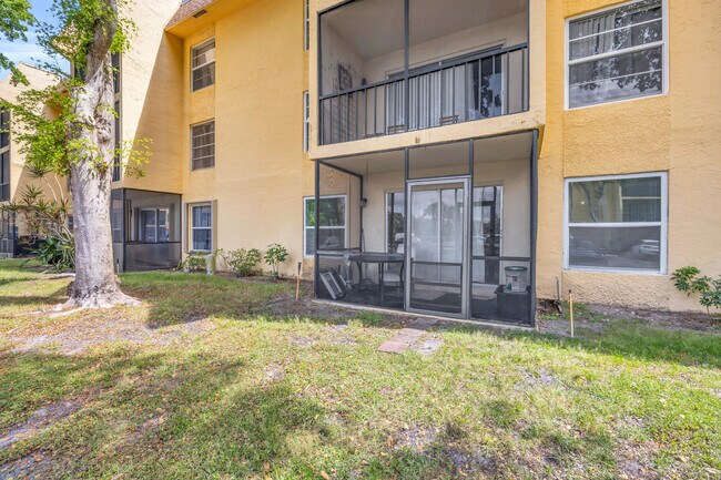 Building Photo - 470 NW 20th St