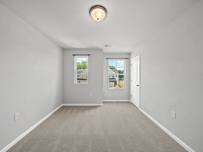 Building Photo - Lease OR Lease to Own