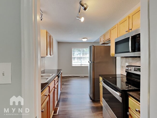Building Photo - 1248 Grovewood Dr