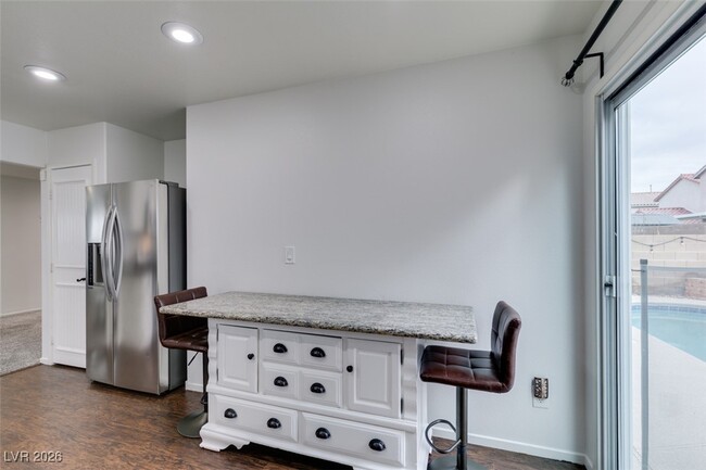 Building Photo - 6341 W Haleh Ave