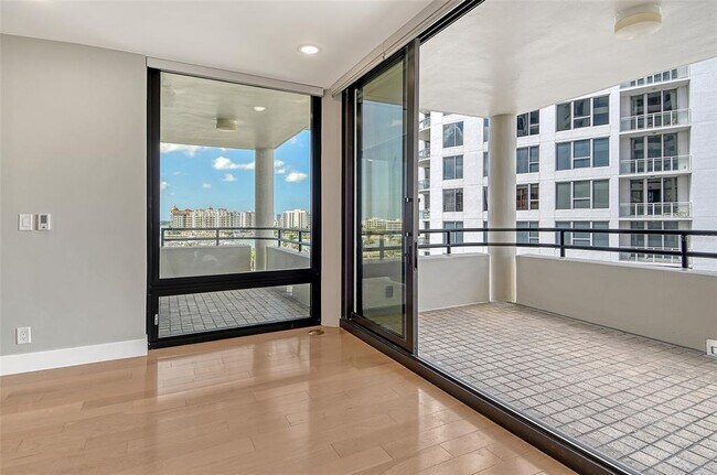 Building Photo - 1255 N Gulfstream Ave