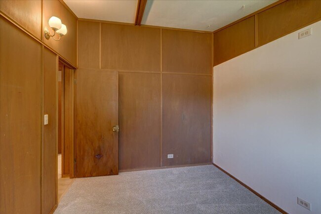 Building Photo - 6404 Maywood Ave