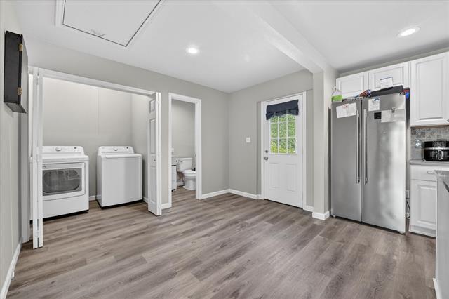 Building Photo - 324 N Shore Pl