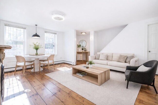 Building Photo - 145 Halladay St