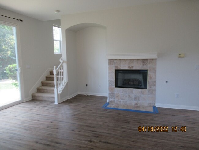 Building Photo - Crown Pointe Four Bedroom Home