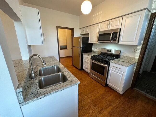 Building Photo - 1362 W Crystal St