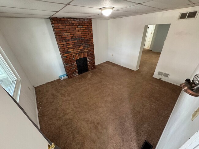 Building Photo - 724 Wills St